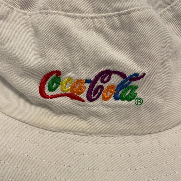 🤝 Reversible Coca Cola Bucket Hat 🤝 - Picture 2 of 4
